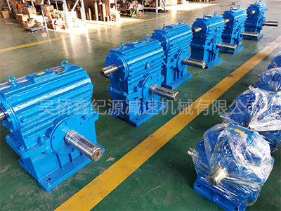 WHS125減速機(jī)-圓弧齒圓柱蝸桿減速機(jī)-工業(yè)設(shè)備